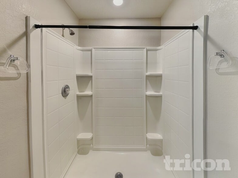 Building Photo - 125 Moonrise Dr