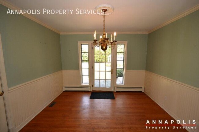 Building Photo - 208 Avondale Cir