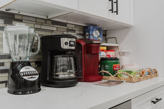 Building Photo - 9827 San Diego St