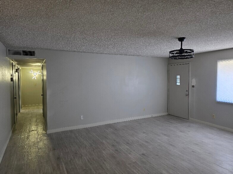 Building Photo - 4852 N 81st Dr