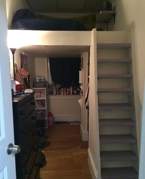 Building Photo - 14 Aberdeen St