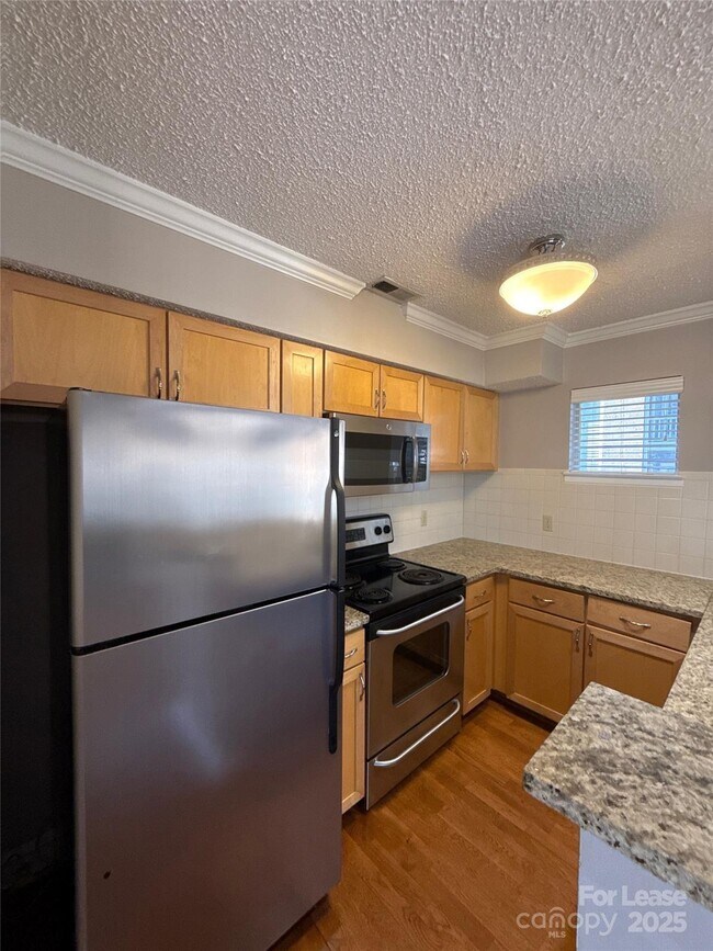 Building Photo - 2518 Cranbrook Ln