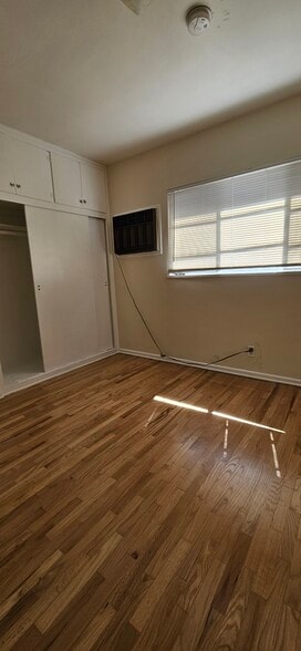 Building Photo - 2022 N Commonwealth Ave