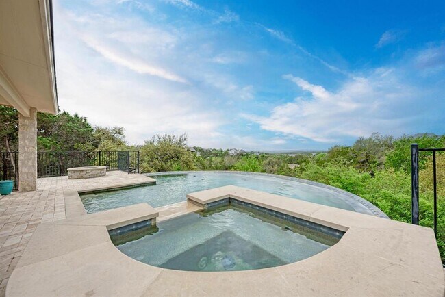 Building Photo - 545 Tom Sawyer Rd