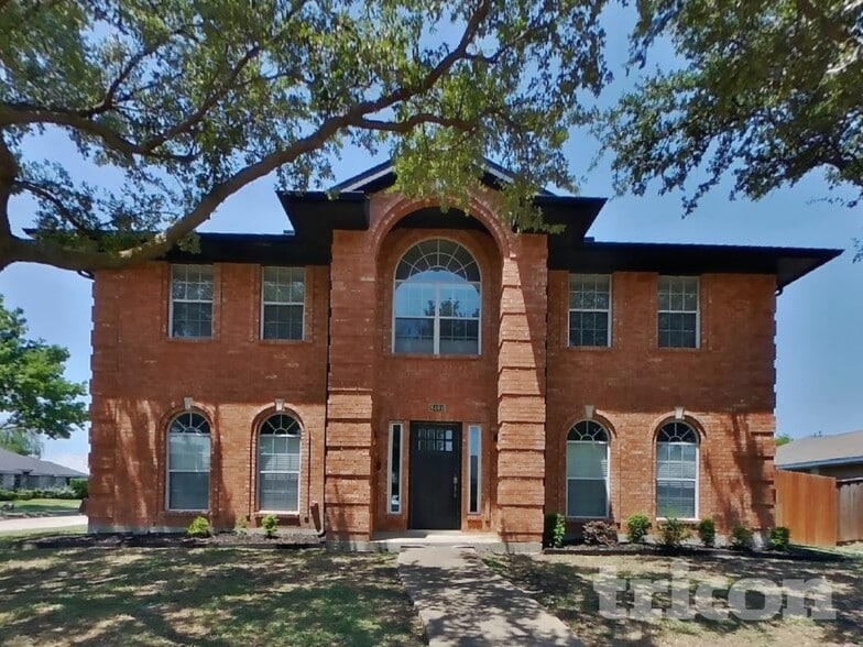 Building Photo - 8401 Manchester Dr