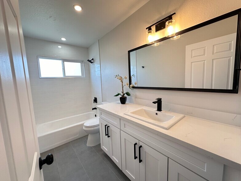 Hallway Full Bathroom - 770 W 2nd St