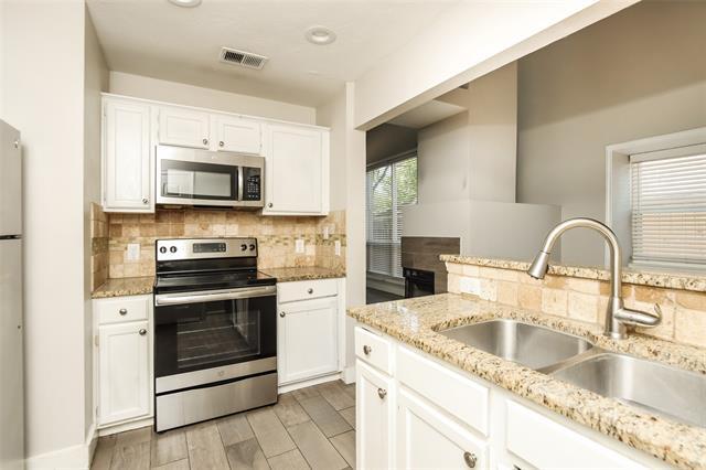 Building Photo - 1704 High Pointe Ln