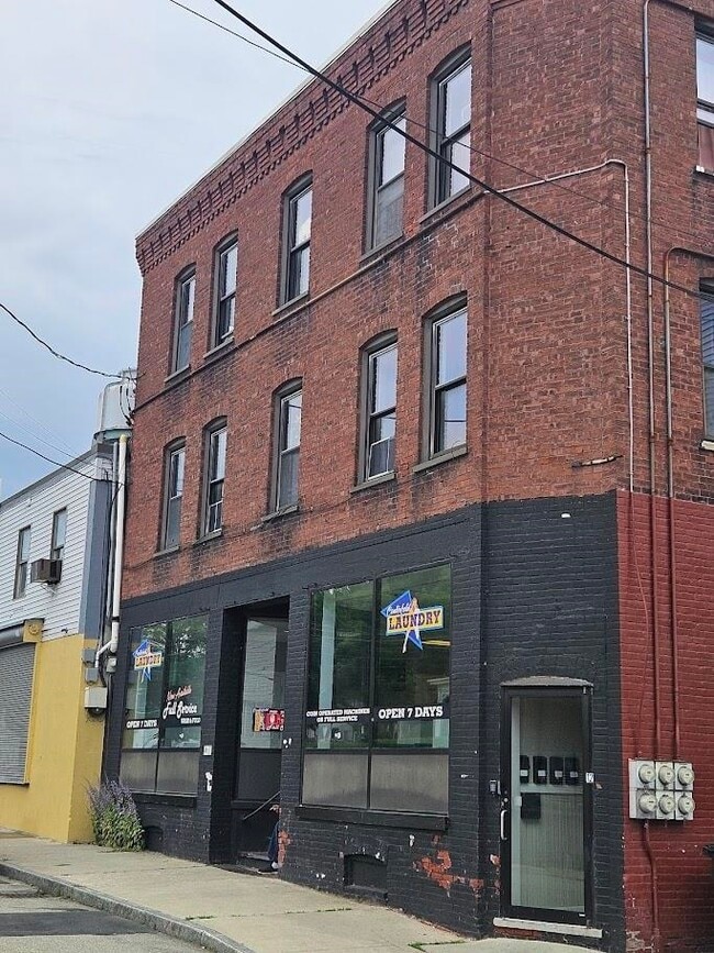 Building Photo - 10 Vernon St