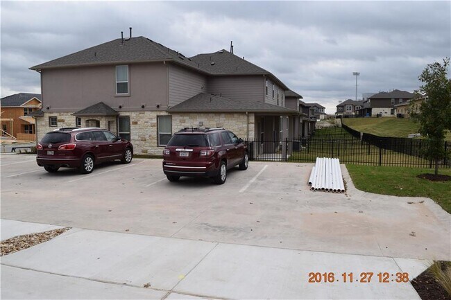 Building Photo - 313 N Heatherwilde Blvd