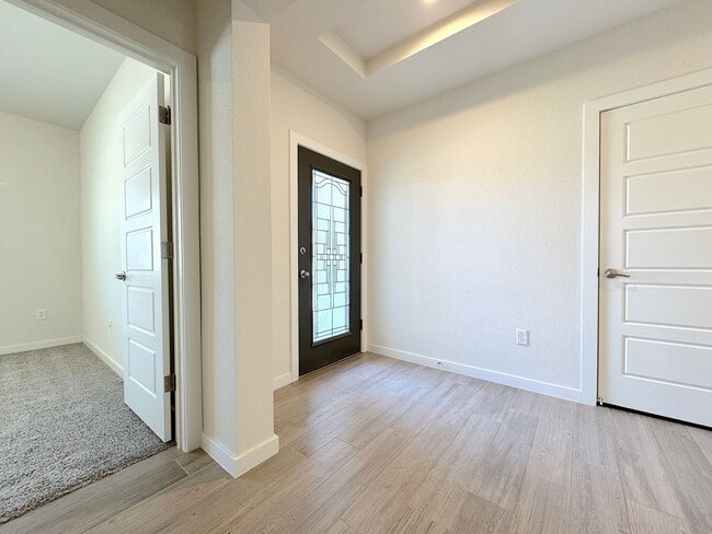 Building Photo - East El Paso 4 bed 2 Bath Refrig A/C!