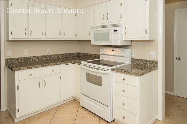 Building Photo - 1116 Greentree Ct