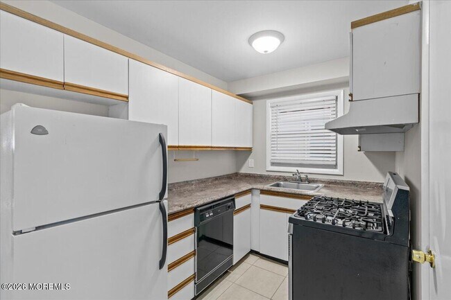 Building Photo - 601 Mistletoe Ave
