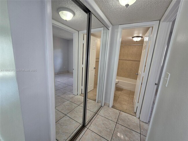 Building Photo - 120 Royal Palm Rd