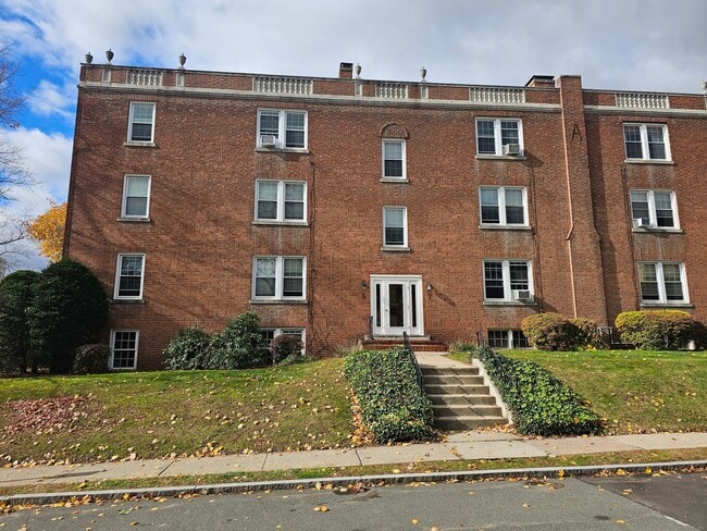 Primary Photo - 5A Robin Rd