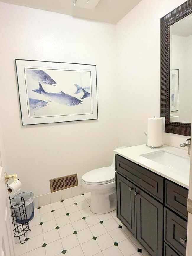 Building Photo - Westside Alamo Custom Estate With Beautifu...