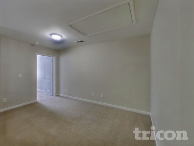 Building Photo - 311 Woodfern Ct