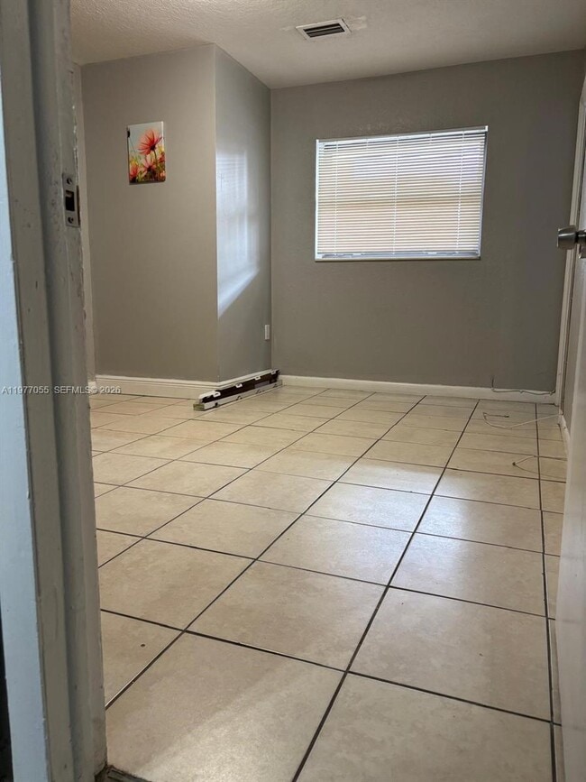 Building Photo - 931 SW 80th Ave