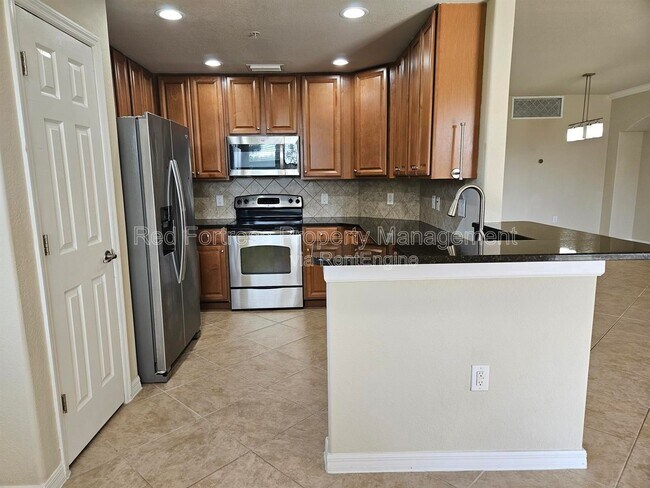 Building Photo - 17451 Old Harmony Dr