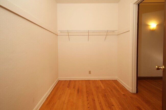 Interior Photo - Redside - The Mulholland