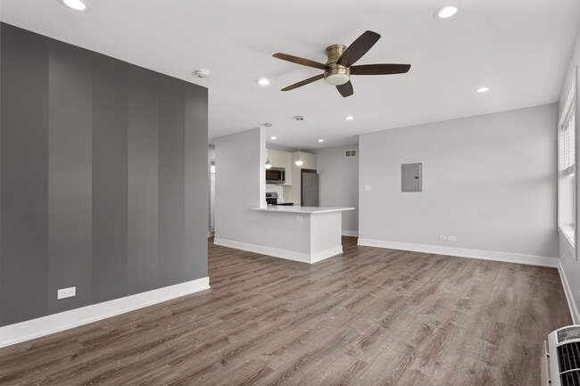 Building Photo - 1303 W Estes Ave