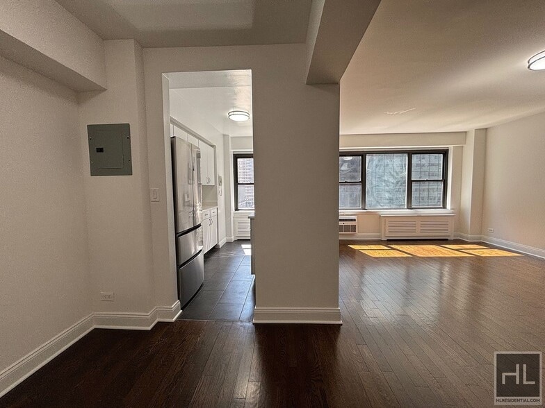 Building Photo - EAST 57 STREET