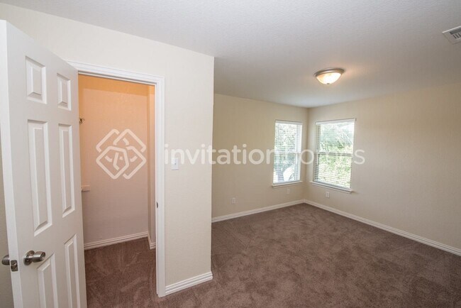 Building Photo - 209 King Trail