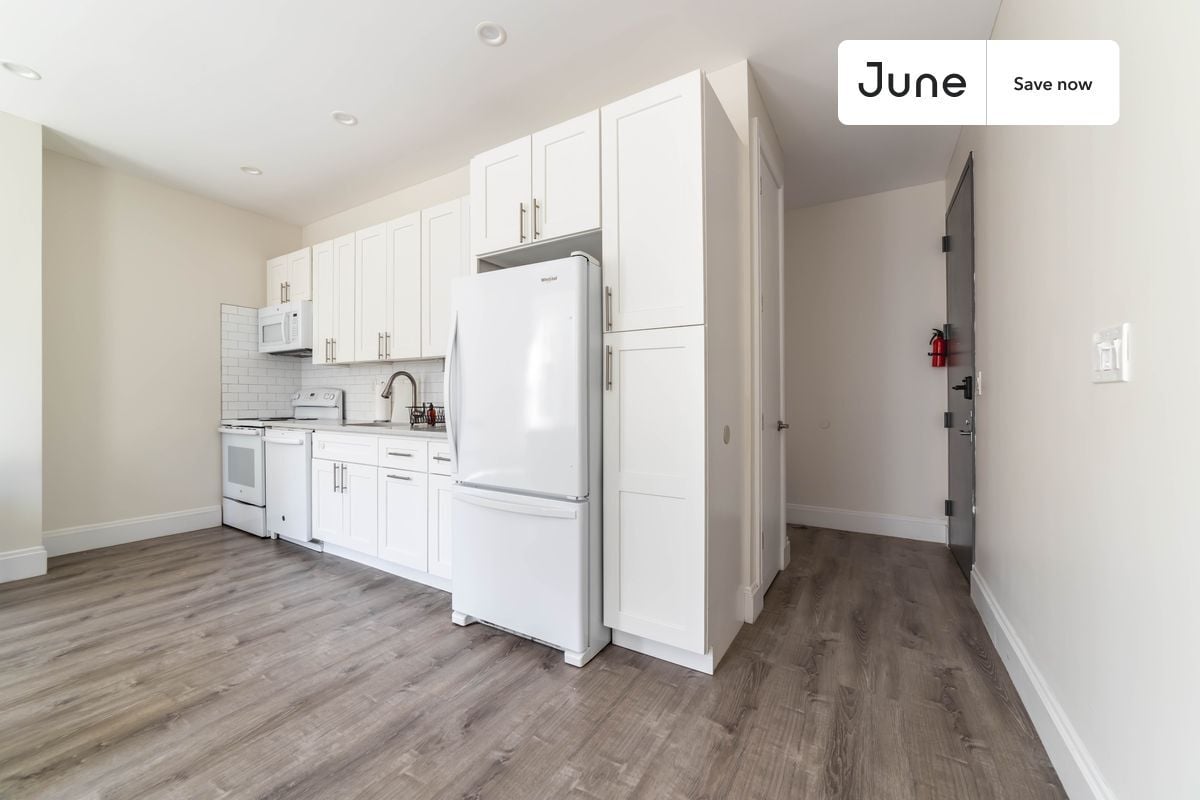 Building Photo - 39A Broome St