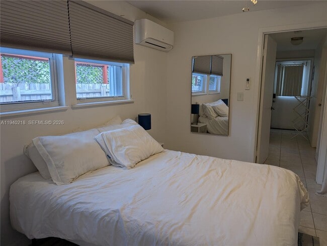 Building Photo - 311 SW 2nd Ave