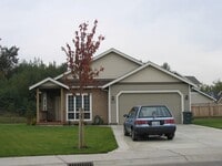 Building Photo - Beautiful Home Located in Cordata Neighbor...