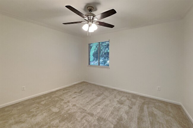 Building Photo - 32334 Summer Park Ln