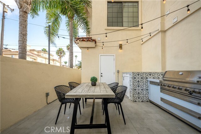 Building Photo - 122 21st St