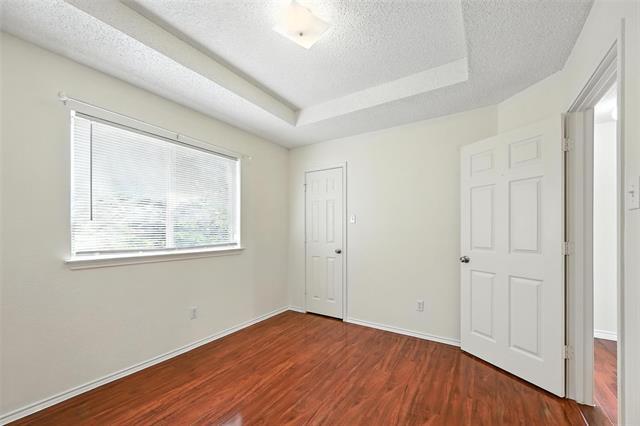 Building Photo - 2711 Primrose Ln