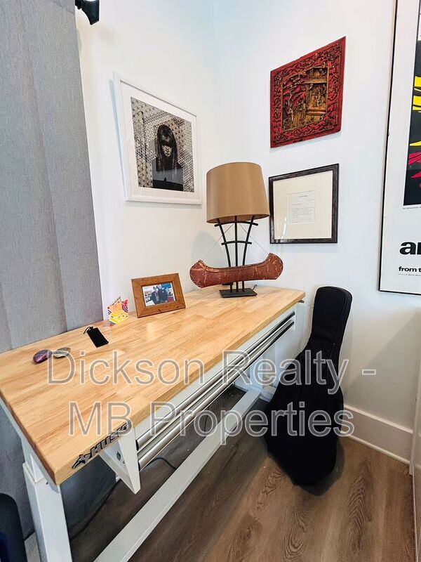 Building Photo - 1240 Plumas St