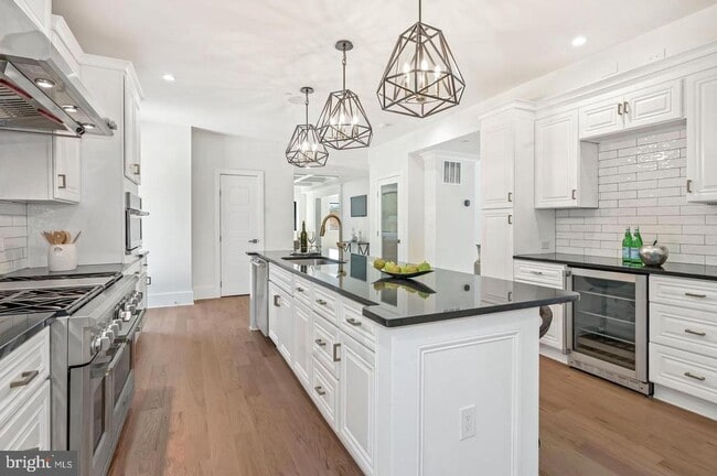 Building Photo - 5805 Massachusetts Ave