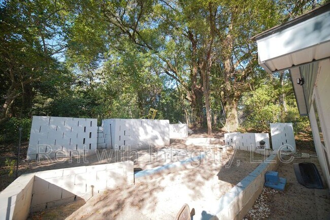 Building Photo - 1228 Alabama St