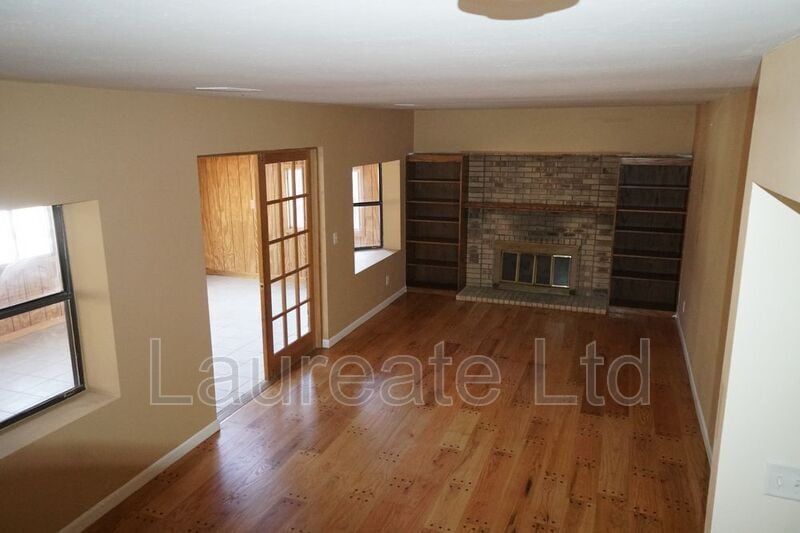 Building Photo - 1853 S Oakland St