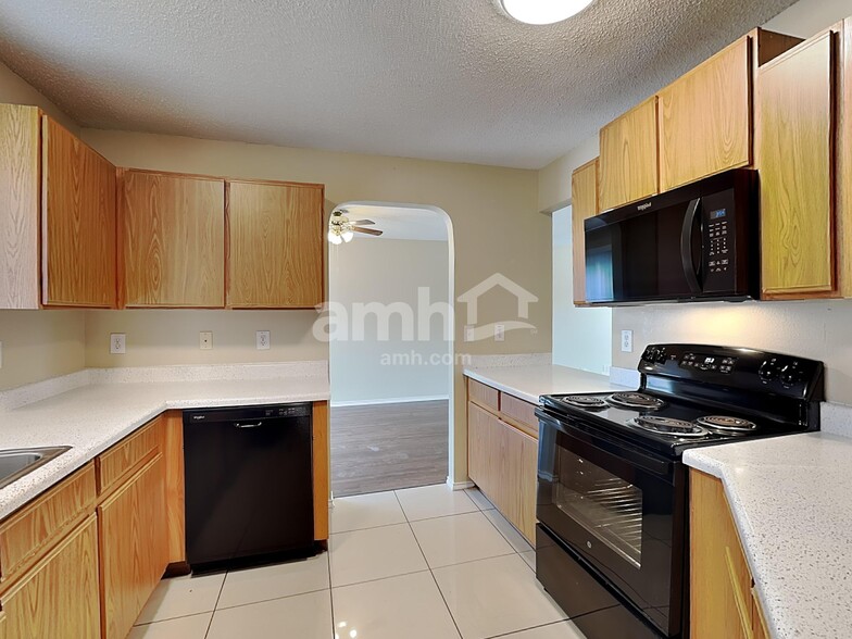 Building Photo - 11011 Victors Hl