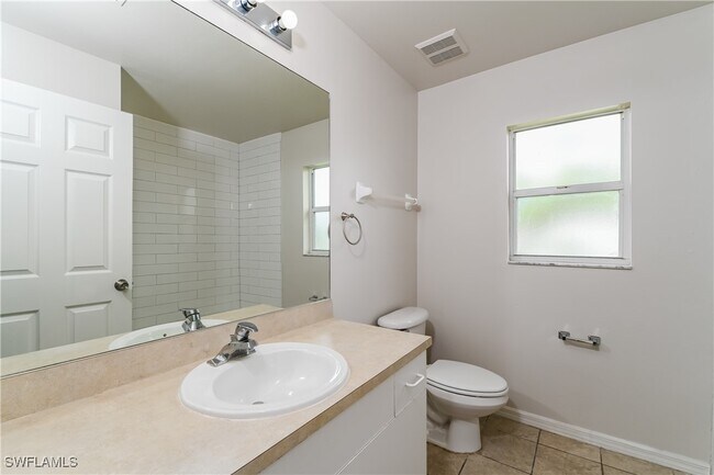 Building Photo - 5015 Bywood St