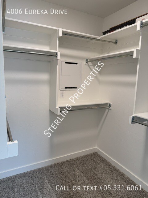 Building Photo - 4006 Eureka Dr