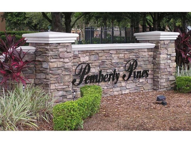 Building Photo - 2 Bed/ 2 Bath Townhome in Pemberly Pines