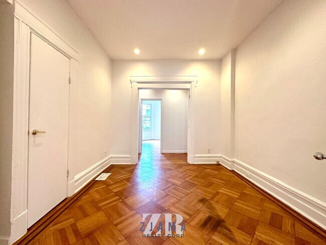 Building Photo - 595 Eastern Pkwy