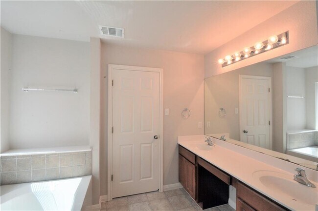 Building Photo - 8000 Tonkinese Dr