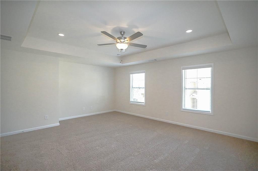 Building Photo - 327 Cashes Ct