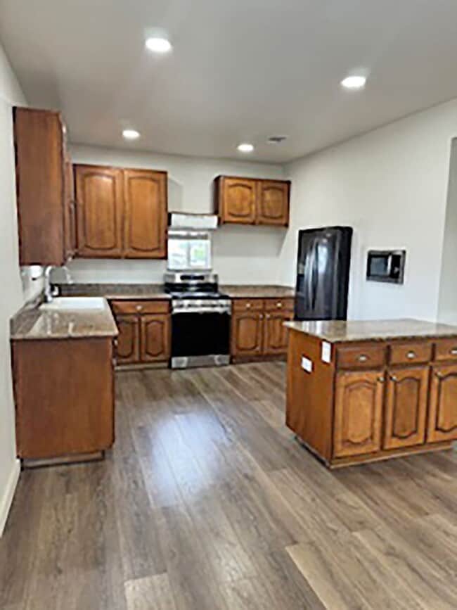 Building Photo - Great 3 Bdrm 2 Bath Home in Denton Tx