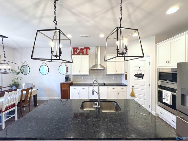 Building Photo - 12767 Tallulah Dr