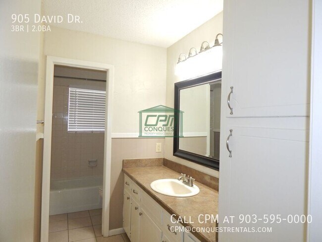 Building Photo - 905 David Dr
