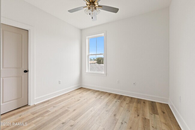 Building Photo - 121 Mayberry Grv St