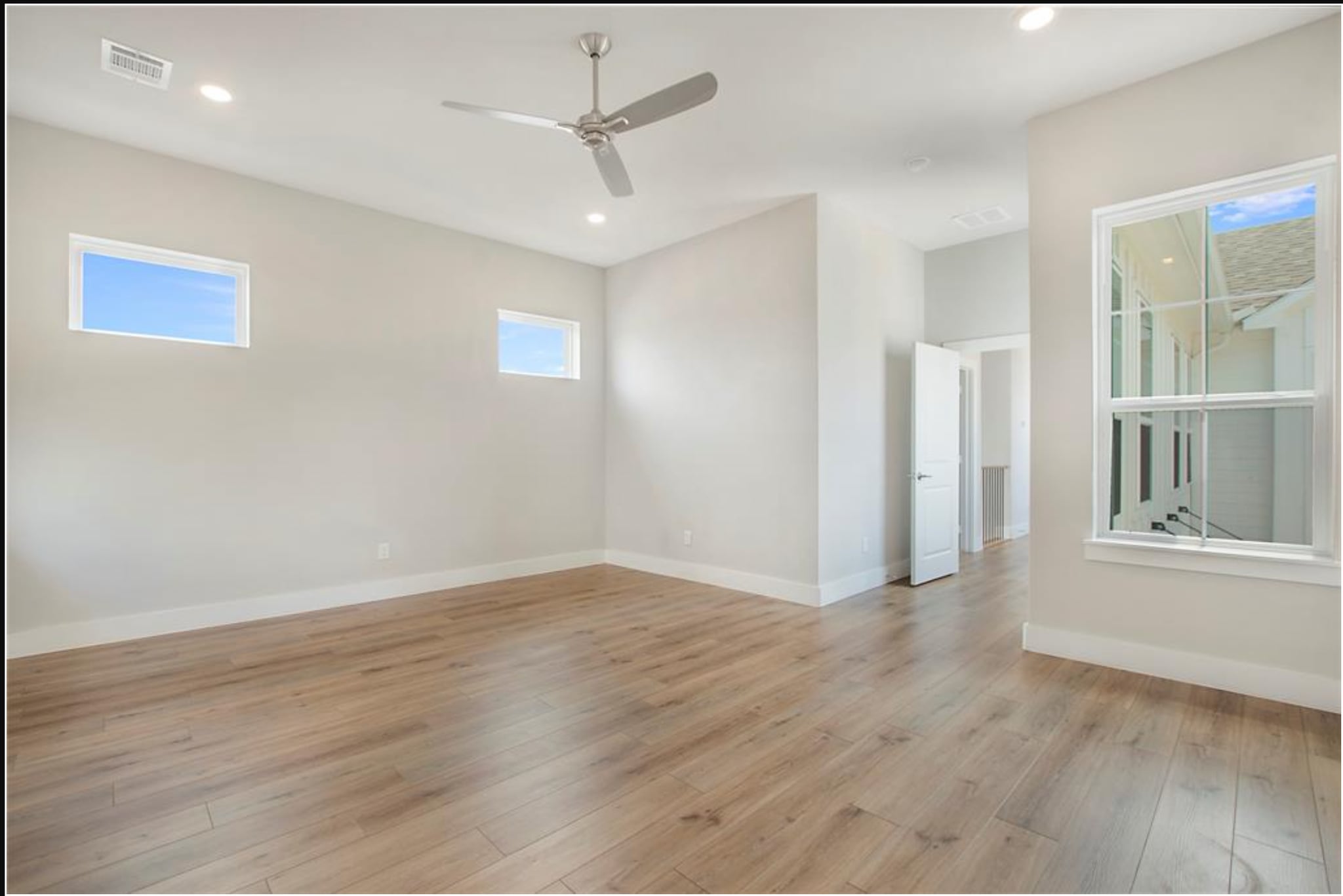 Building Photo - 1005 Cavour Pl