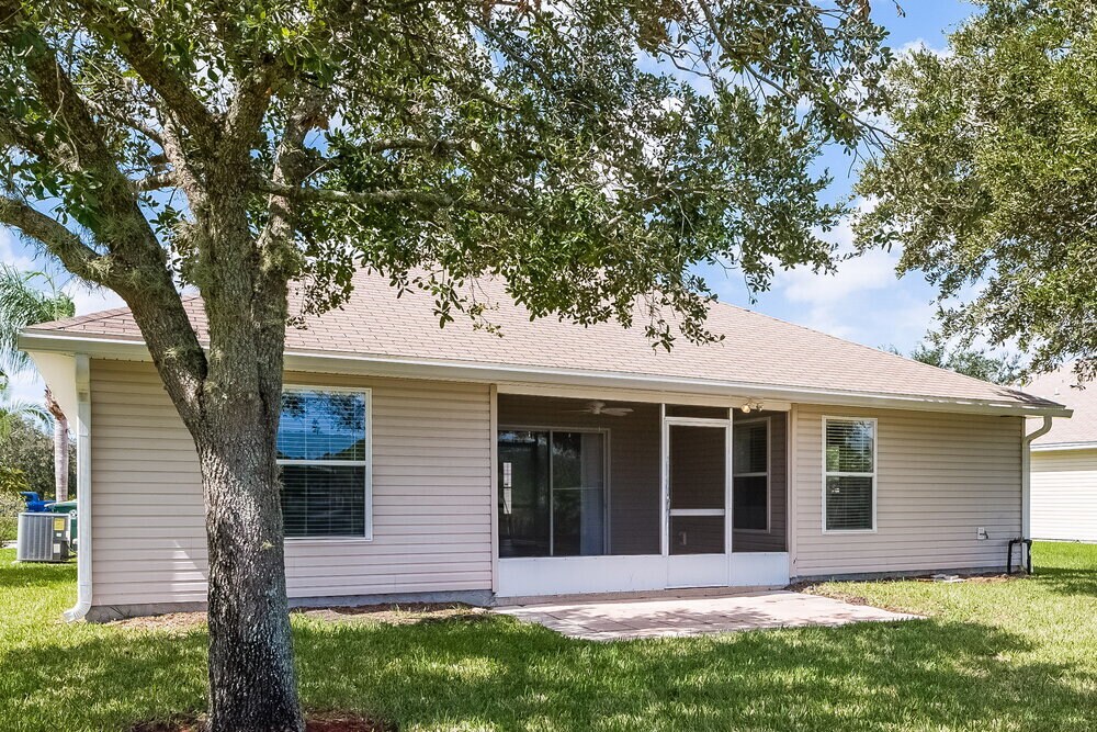 Building Photo - 2077 Willesdon Dr W