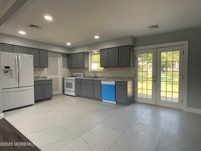 Building Photo - 208 Wichita Trail
